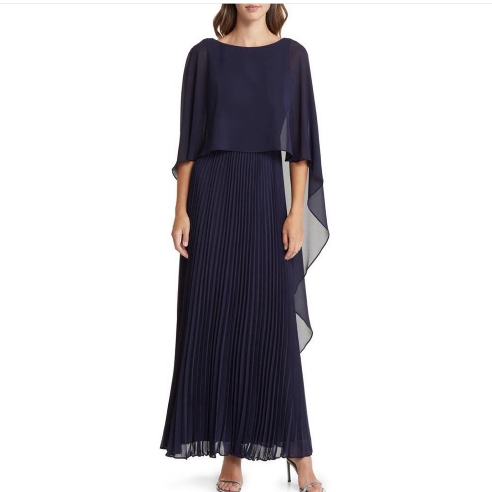 Elegant Navy Blue Pleated Maxi Dress